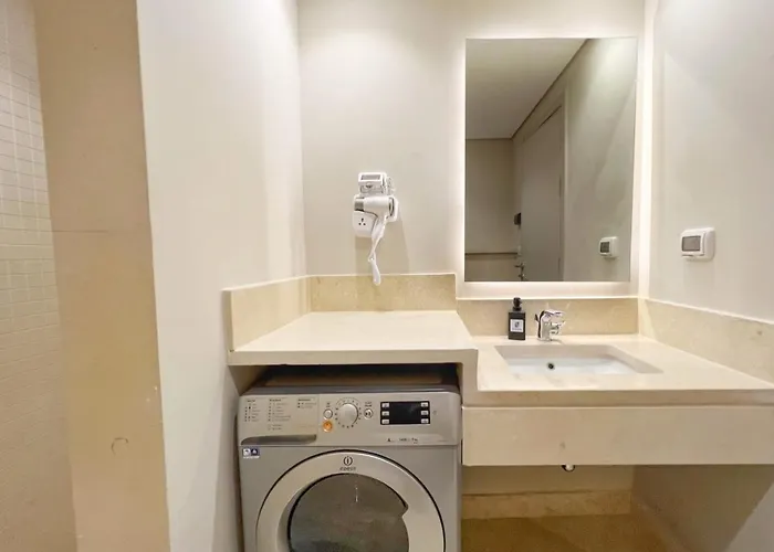Charming 2bdr W Sea & Pool View Free & Pool Access Appartement *