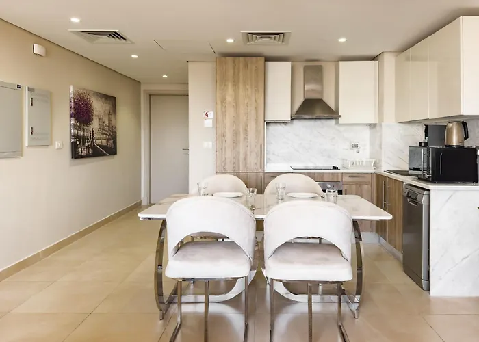 Charming 2bdr W Sea & Pool View Free & Pool Access Appartement *
