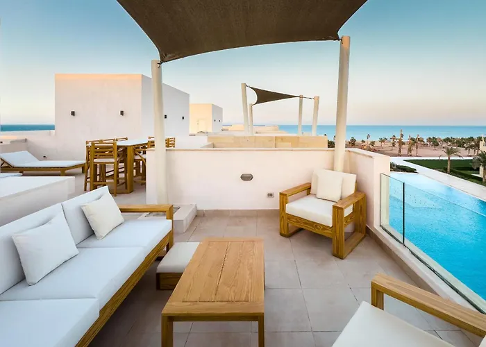 Charming 2bdr W Sea & Pool View Free & Pool Access